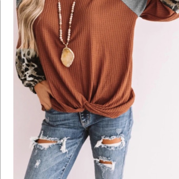 •XL Last One Leopard Sleeve Waffle Texture Top New - Picture 2 of 6